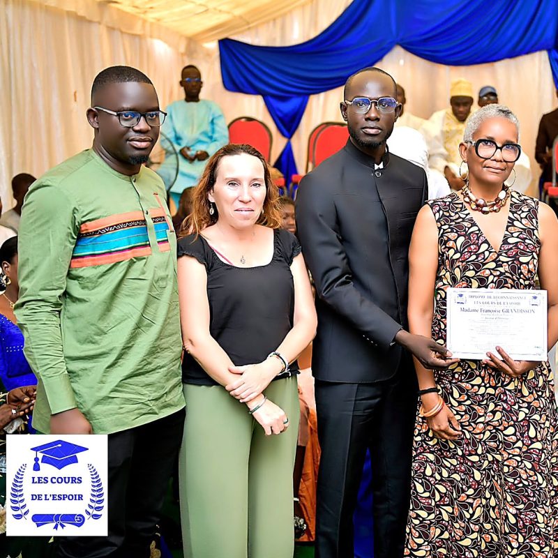 Remise de certificats aux élèves méritants